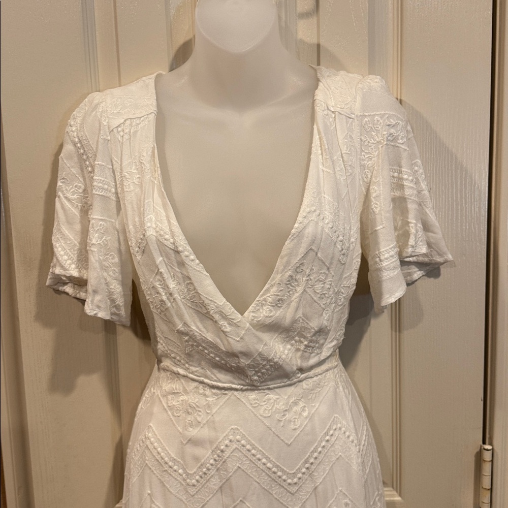 Astr White Lace Dress - Picture 2 of 11